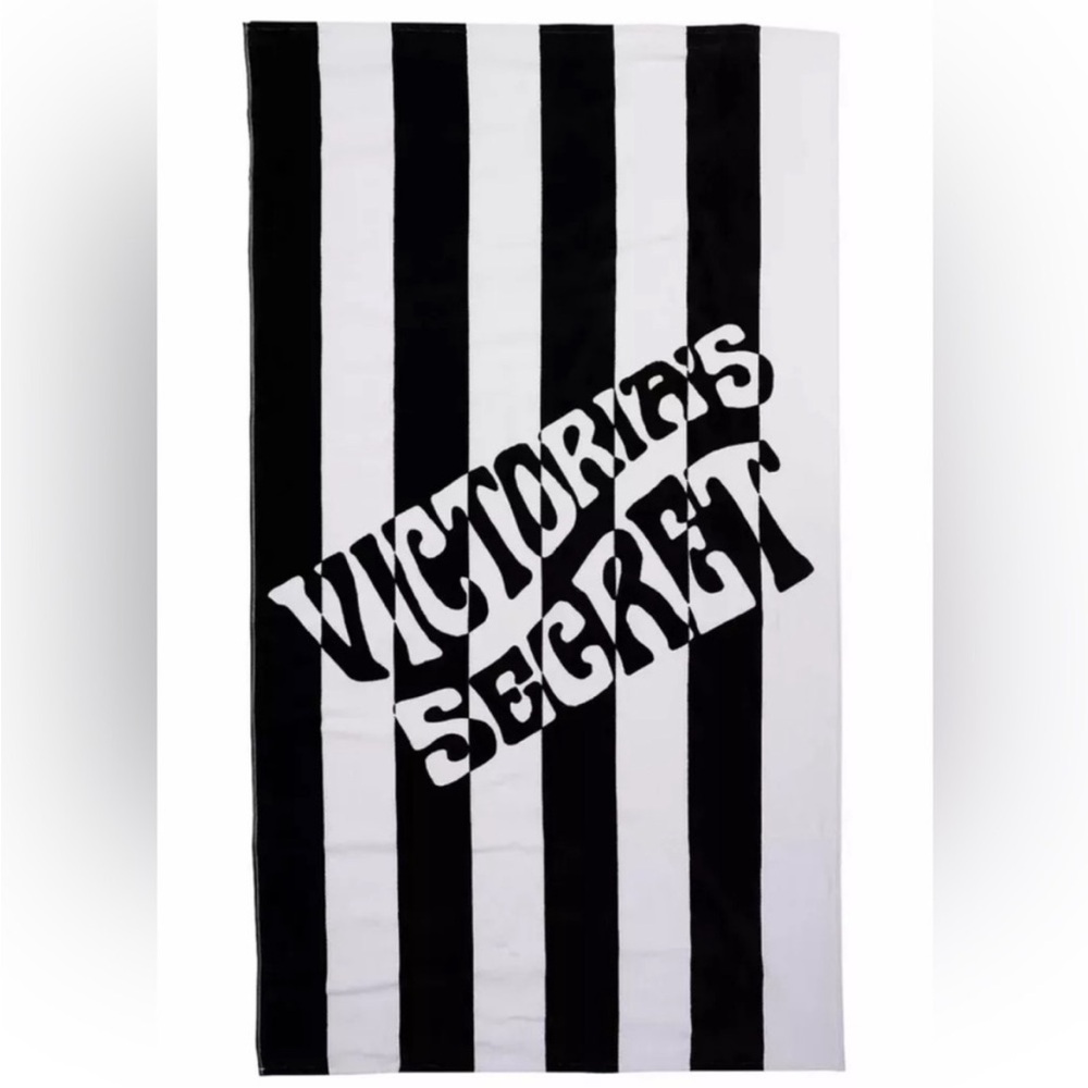 NWT Victoria's Secret Black and White Towel